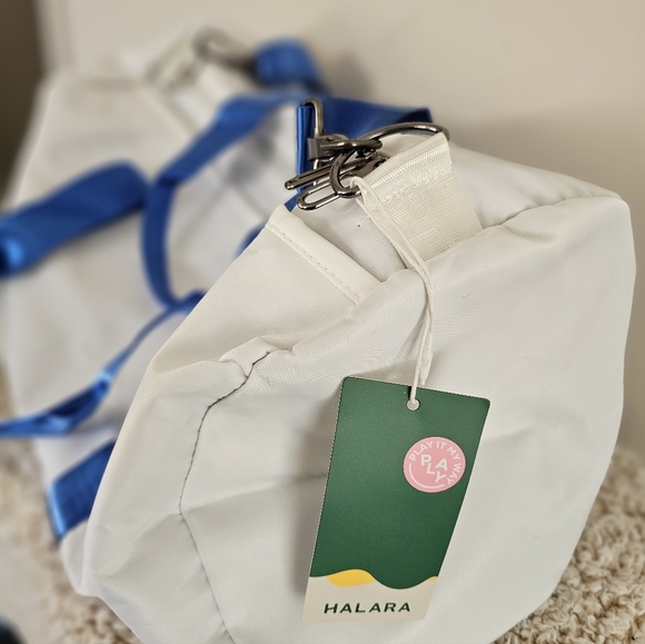 Halara White & Blue Duffle Bag / Gym back with shoulder strap NEW - Picture 4 of 8